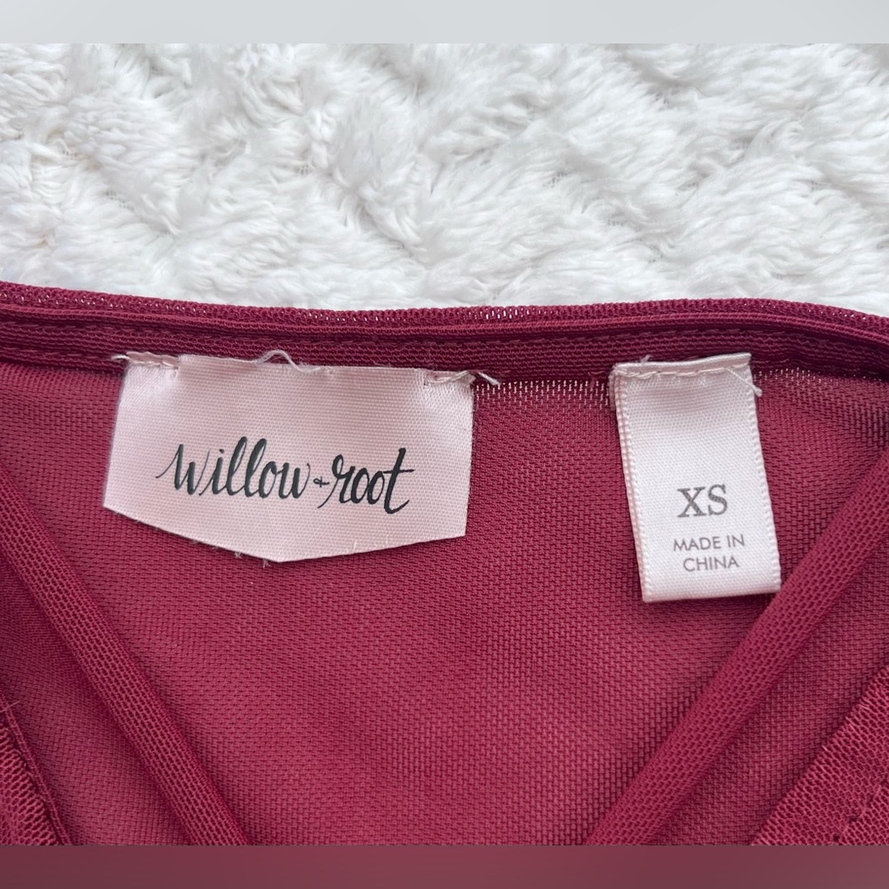 Willow + Root Sheer Maroon Short Sleeve Top Keyhole Ruching Detail - Picture 4 of 8